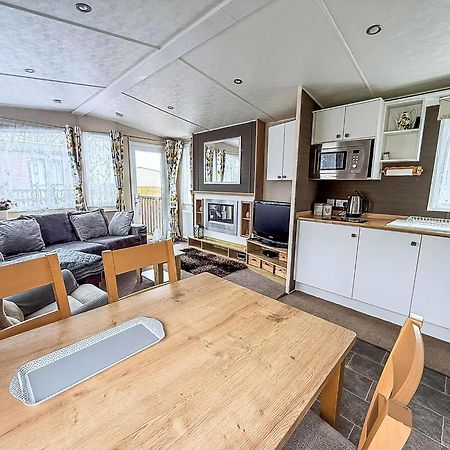 Brilliant Caravan With A Partial Sea View In Suffolk Ref 32026Az Lowestoft Eksteriør bilde
