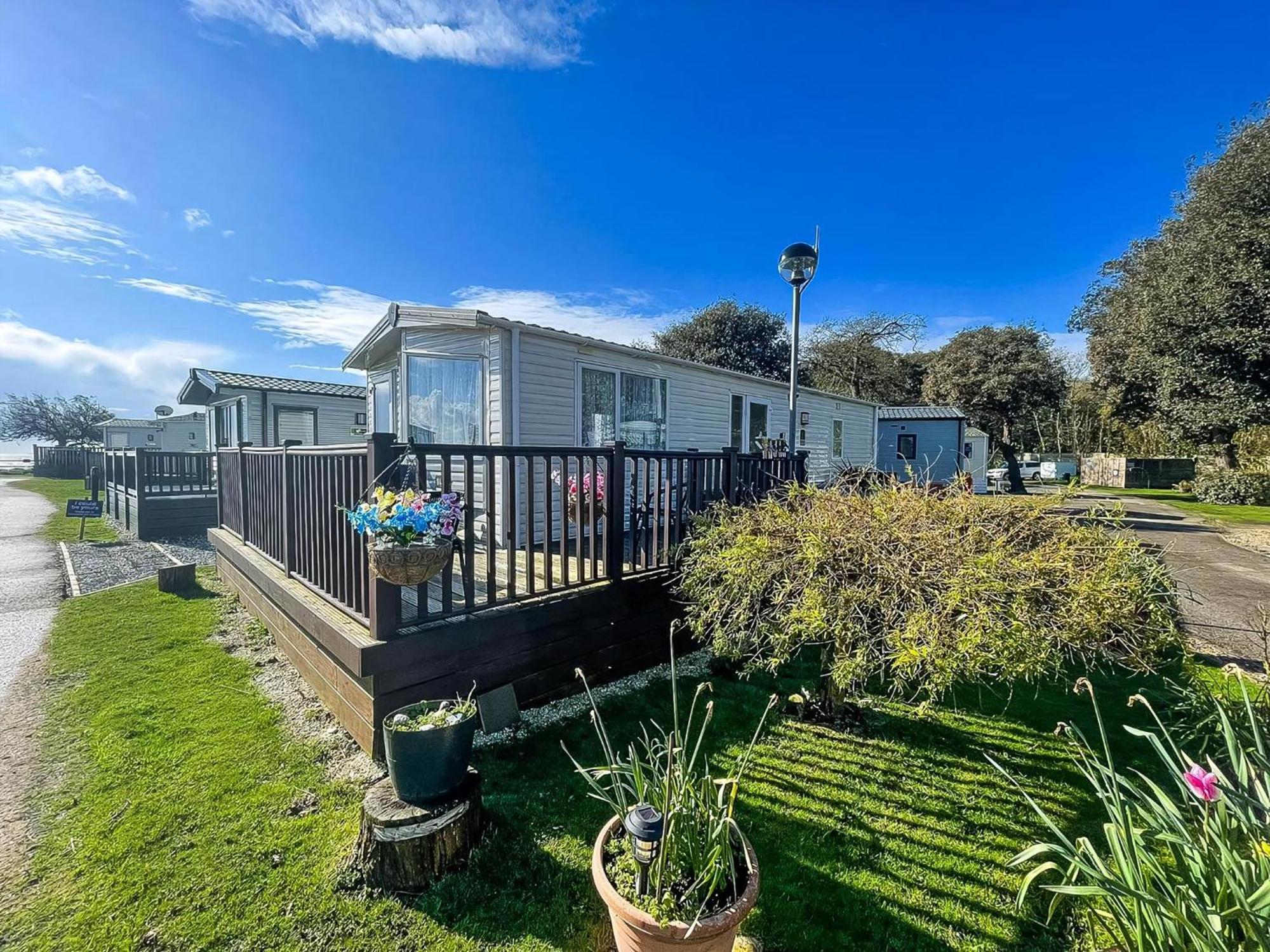 Brilliant Caravan With A Partial Sea View In Suffolk Ref 32026Az Lowestoft Eksteriør bilde