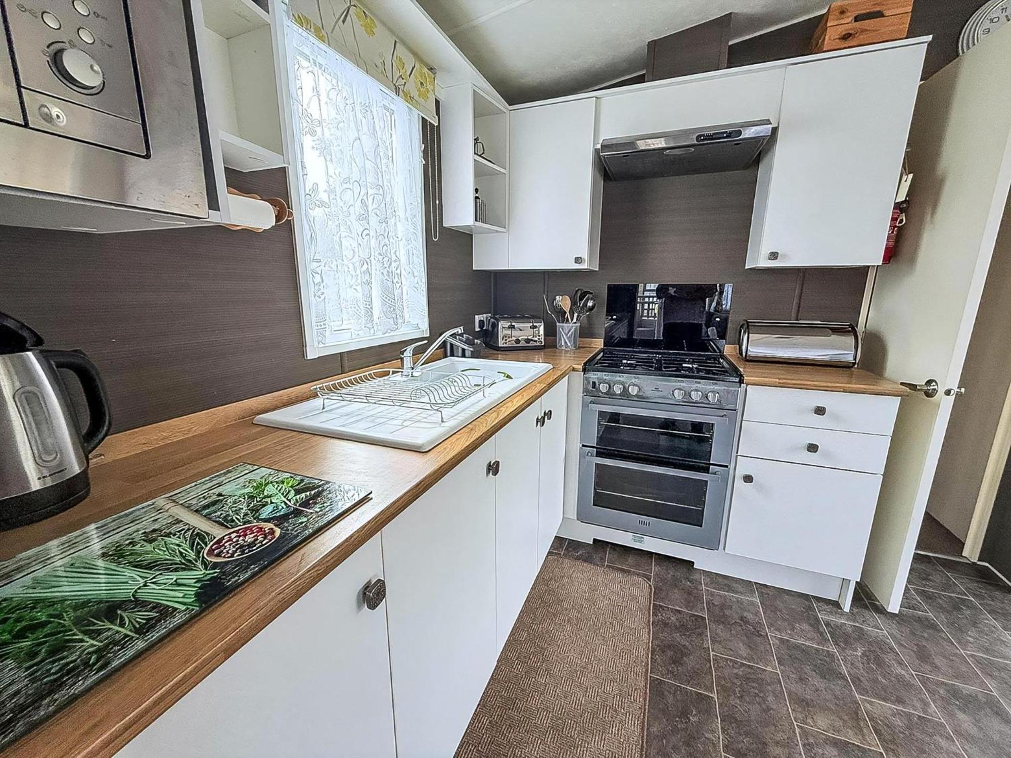 Brilliant Caravan With A Partial Sea View In Suffolk Ref 32026Az Lowestoft Eksteriør bilde