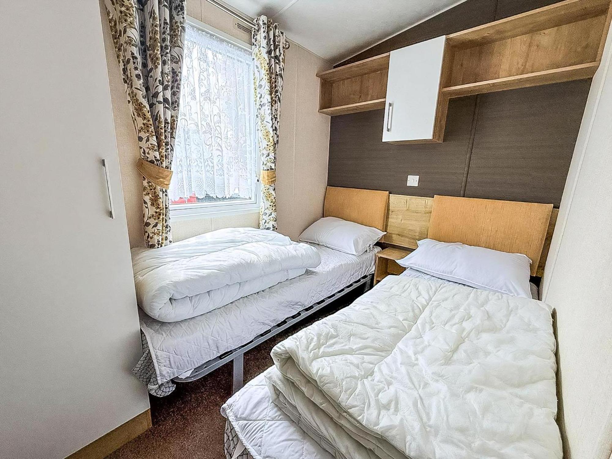 Brilliant Caravan With A Partial Sea View In Suffolk Ref 32026Az Lowestoft Eksteriør bilde